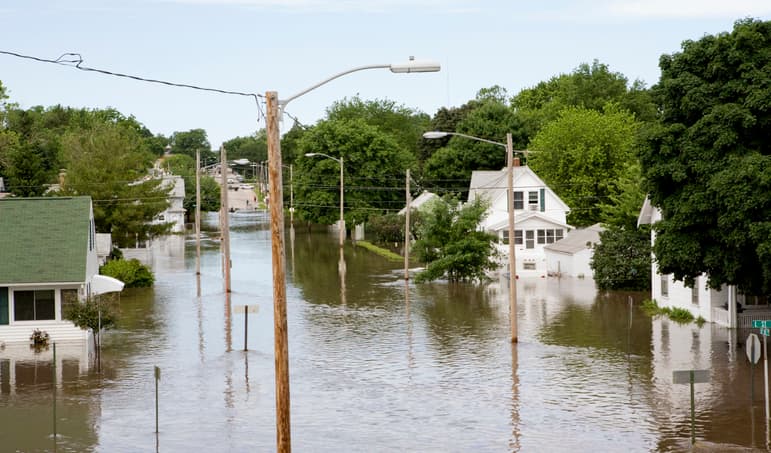 3 Reasons You Need Professionals for Water Damage Restoration