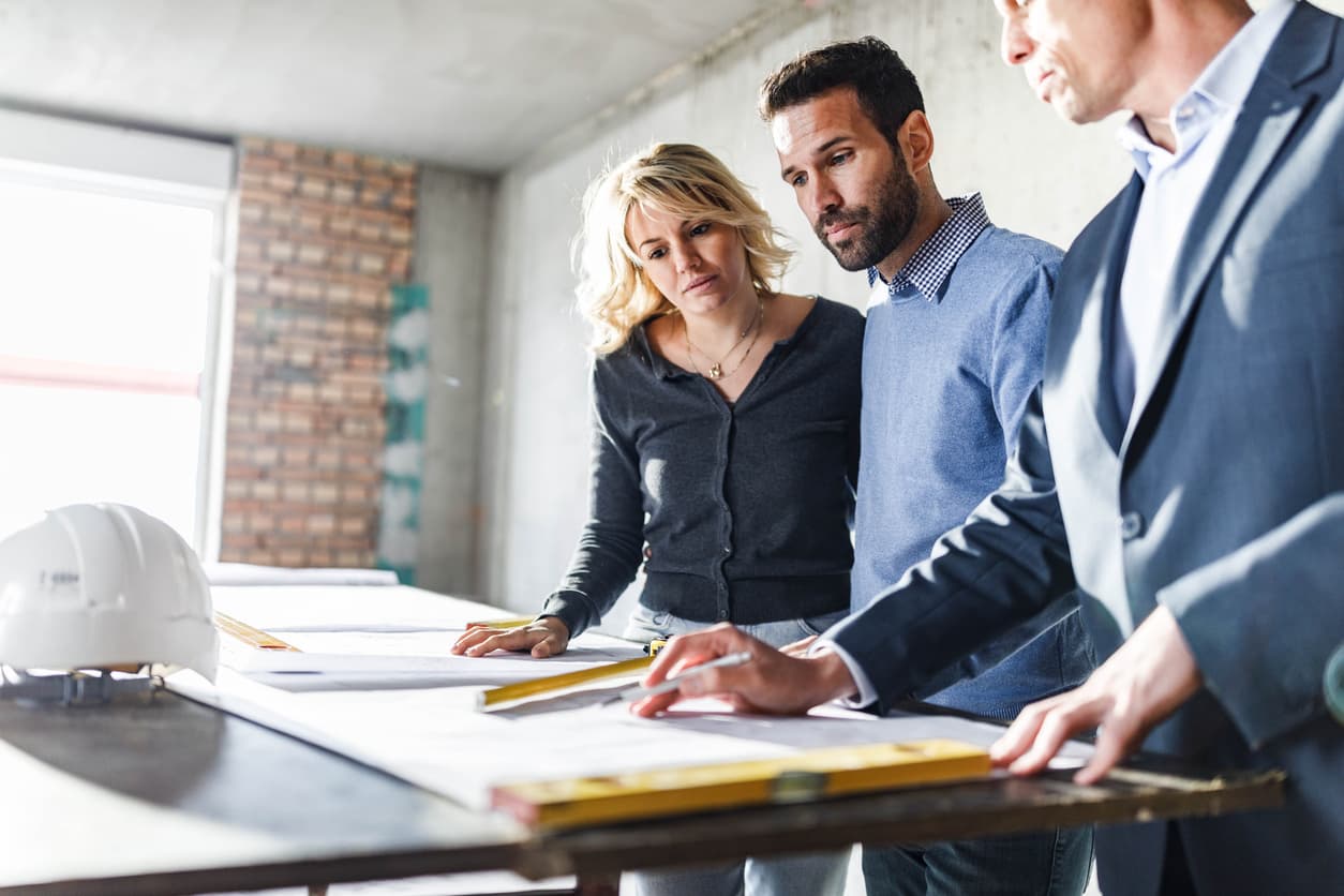 5 Benefits of Hiring a Water Damage Restoration Contractor