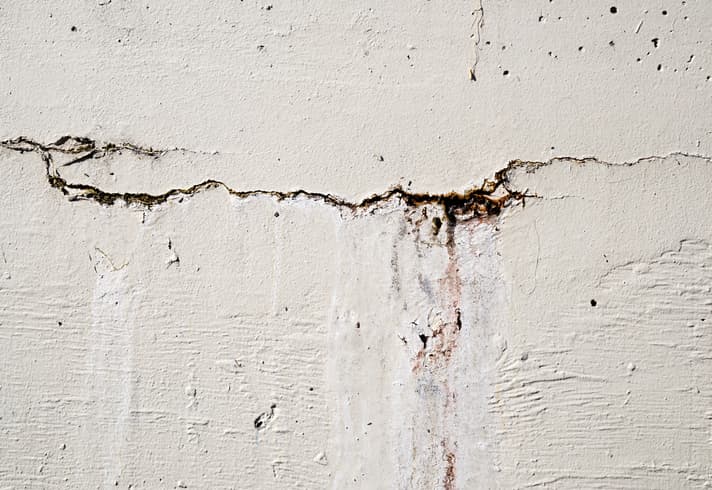 The Proper Ways to Approach a Water Leakage in Your Wall